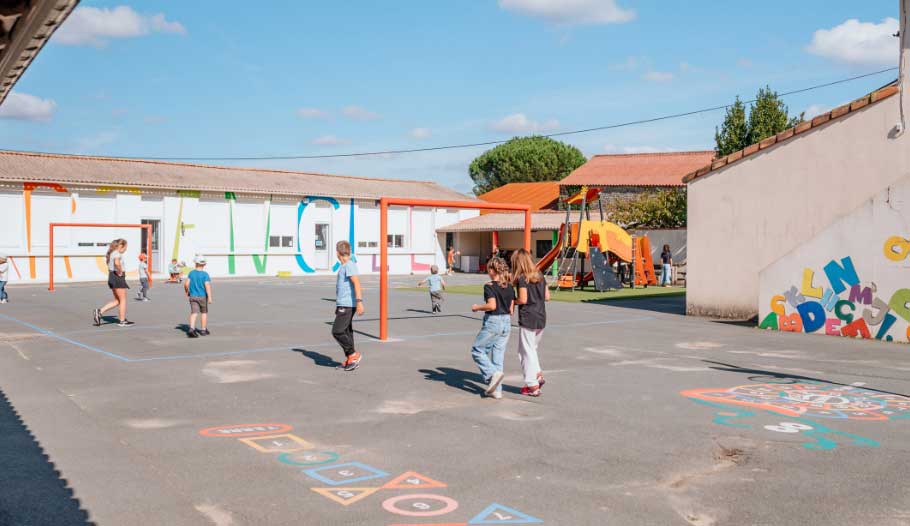 surveillant d'école sainte cécile